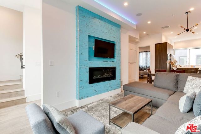 4826 W Pickford, Los Angeles, CA 90019