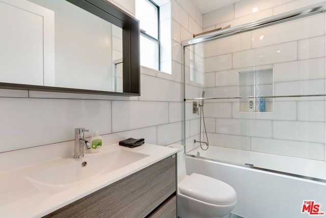 4826 W Pickford, Los Angeles, CA 90019