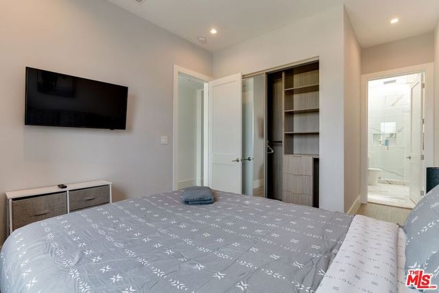 4826 W Pickford, Los Angeles, CA 90019