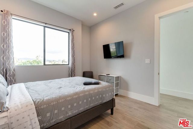 4826 W Pickford, Los Angeles, CA 90019