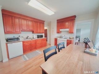 100 Colonial Road 2, Stamford, CT 06906