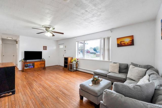 3 Dubois Avenue, Amityville, NY 11701