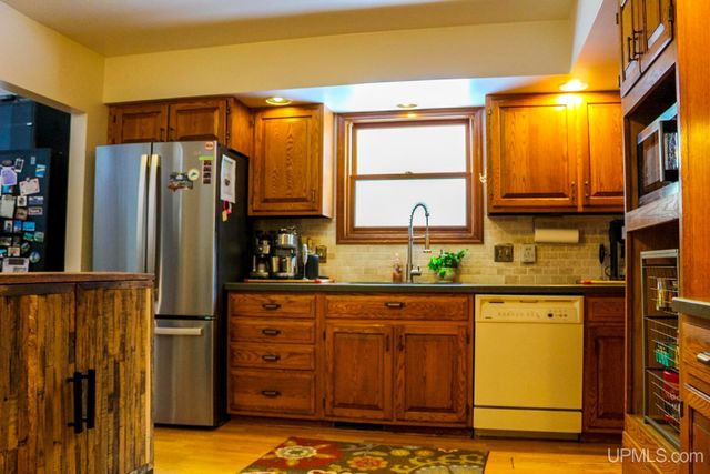 1113 12th Avenue, Houghton, MI 49931