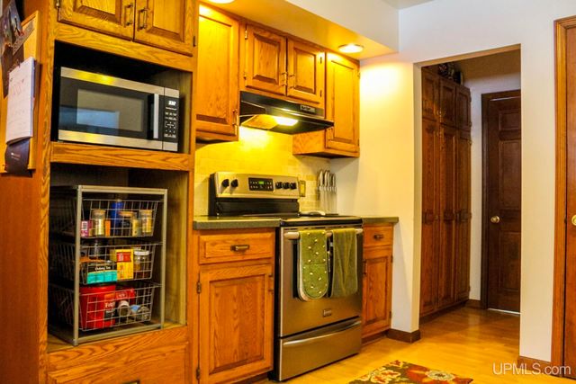 1113 12th Avenue, Houghton, MI 49931