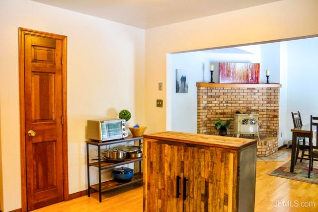 1113 12th Avenue, Houghton, MI 49931