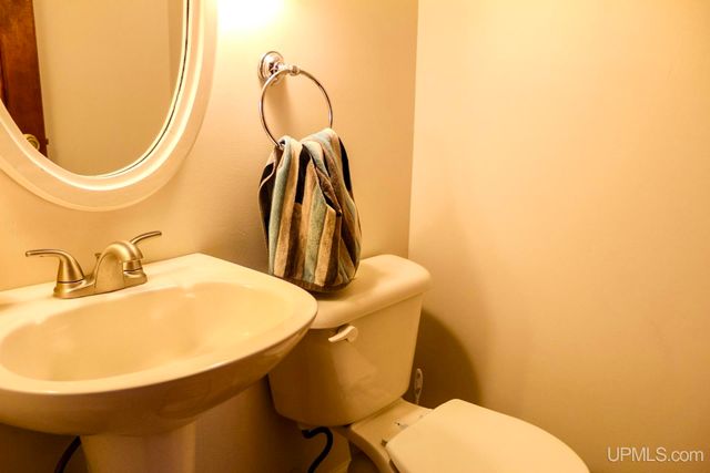 1113 12th Avenue, Houghton, MI 49931