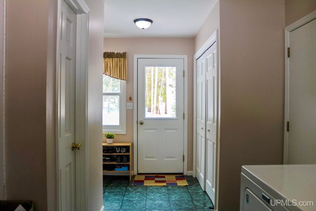 1113 12th Avenue, Houghton, MI 49931