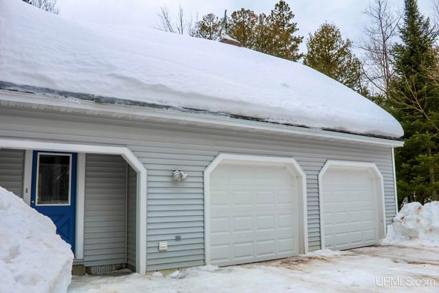 1113 12th Avenue, Houghton, MI 49931