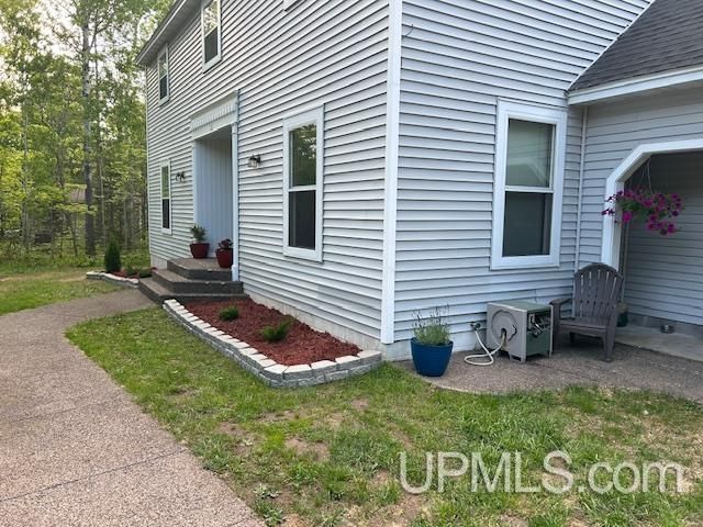 1113 12th Avenue, Houghton, MI 49931