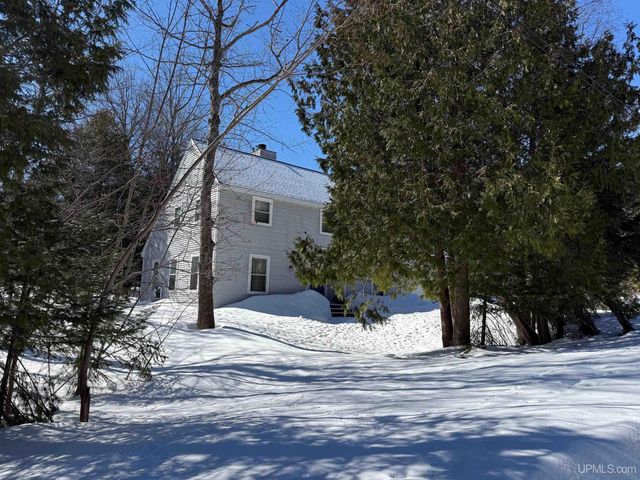 1113 12th Avenue, Houghton, MI 49931