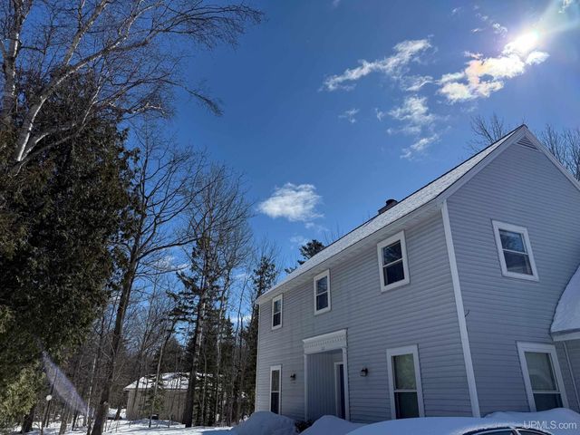 1113 12th Avenue, Houghton, MI 49931