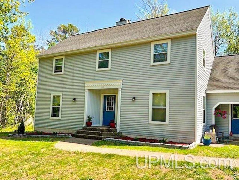 1113 12th Avenue, Houghton, MI 49931