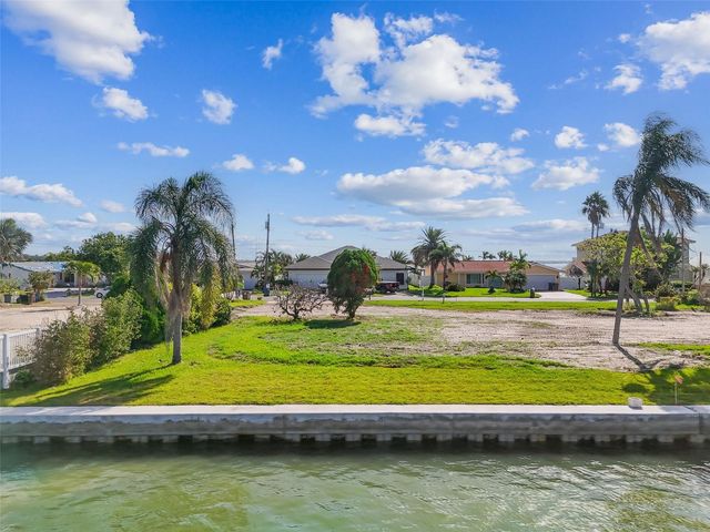 570 JOHNS PASS AVENUE, Madeira Beach, FL 33708