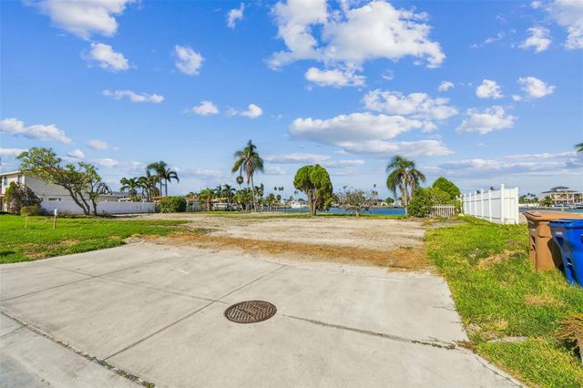 570 JOHNS PASS AVENUE, Madeira Beach, FL 33708