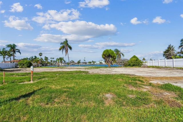 570 JOHNS PASS AVENUE, Madeira Beach, FL 33708