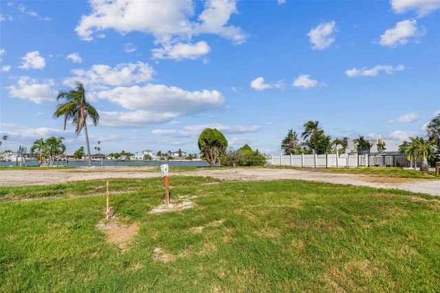 570 JOHNS PASS AVENUE, Madeira Beach, FL 33708