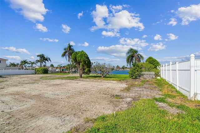 570 JOHNS PASS AVENUE, Madeira Beach, FL 33708