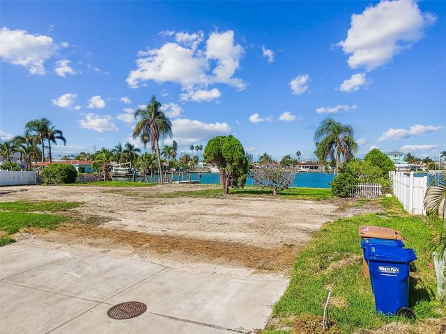 570 JOHNS PASS AVENUE, Madeira Beach, FL 33708