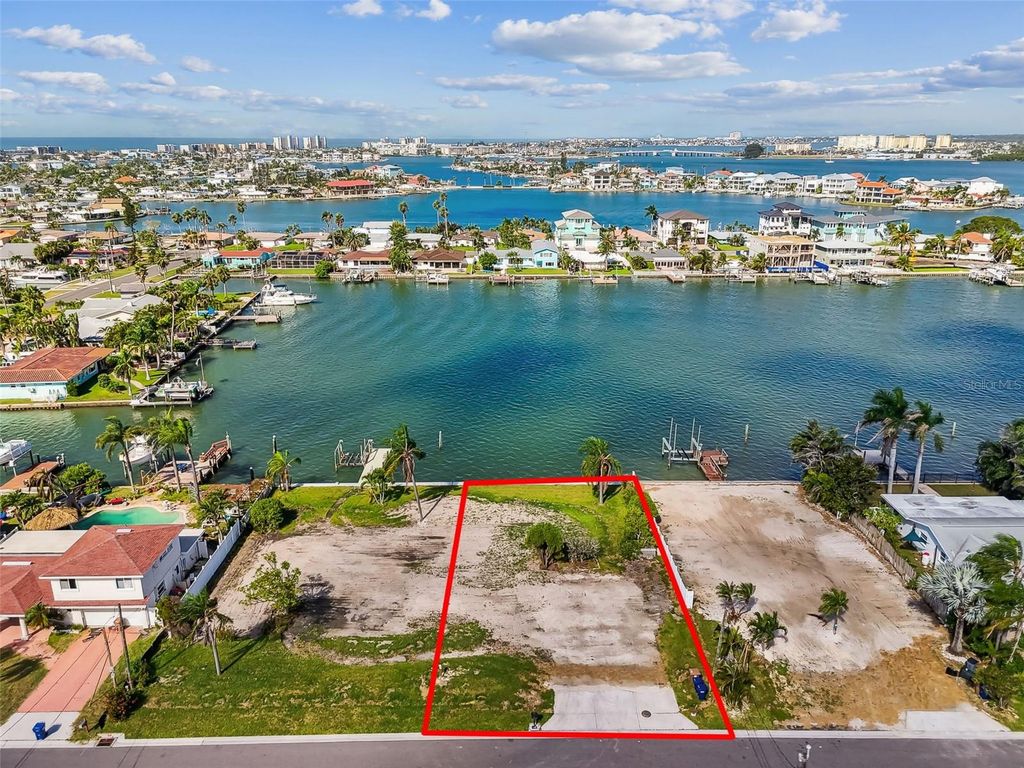 Image 15 of property listing at 570 JOHNS PASS AVENUE, Madeira Beach, FL 33708