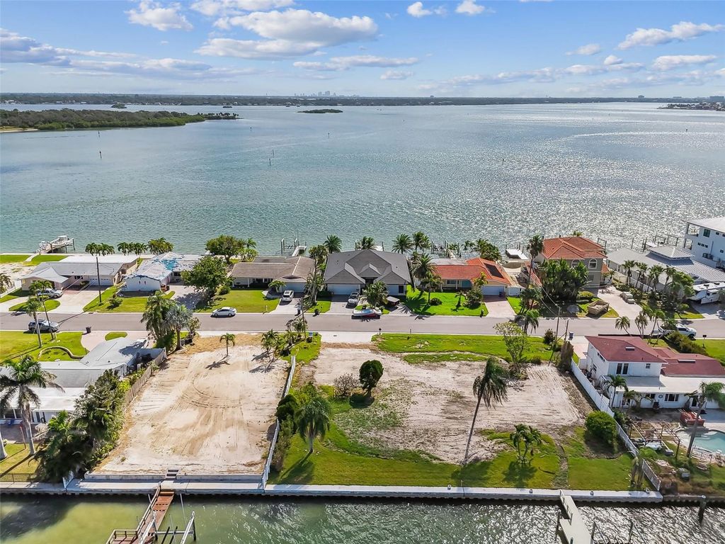 Image 17 of property listing at 570 JOHNS PASS AVENUE, Madeira Beach, FL 33708