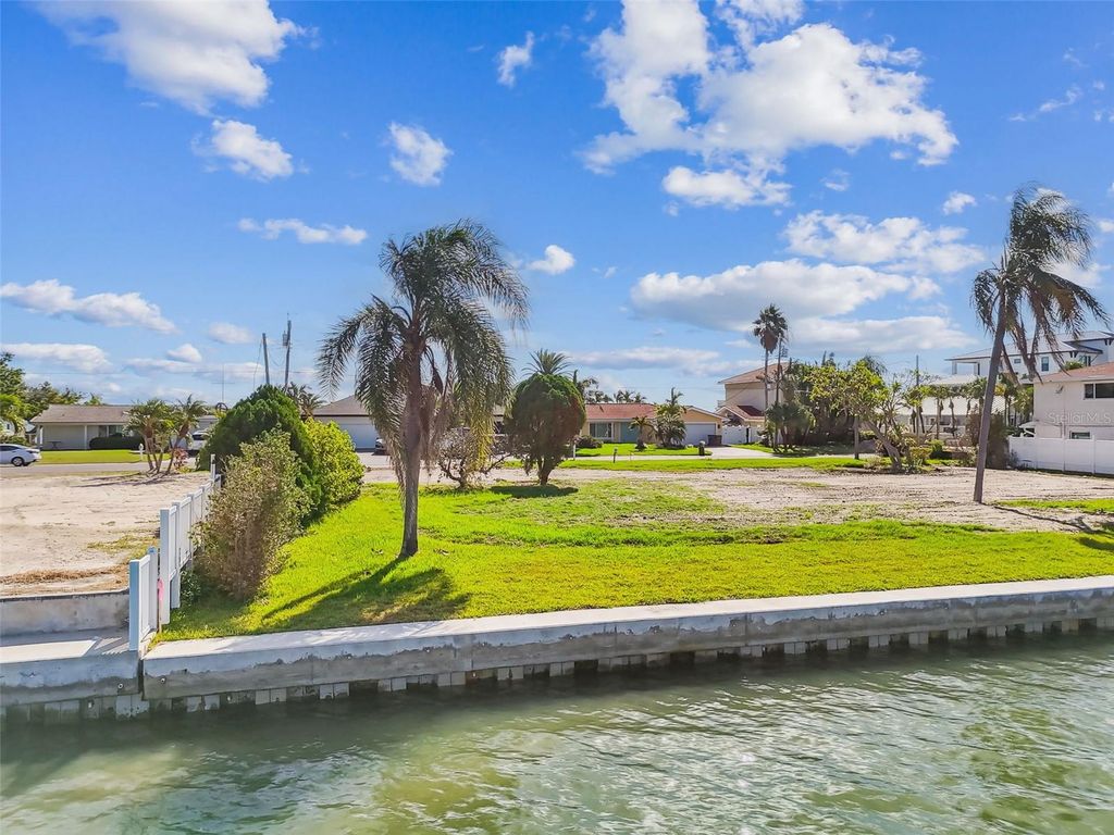 Image 4 of property listing at 570 JOHNS PASS AVENUE, Madeira Beach, FL 33708