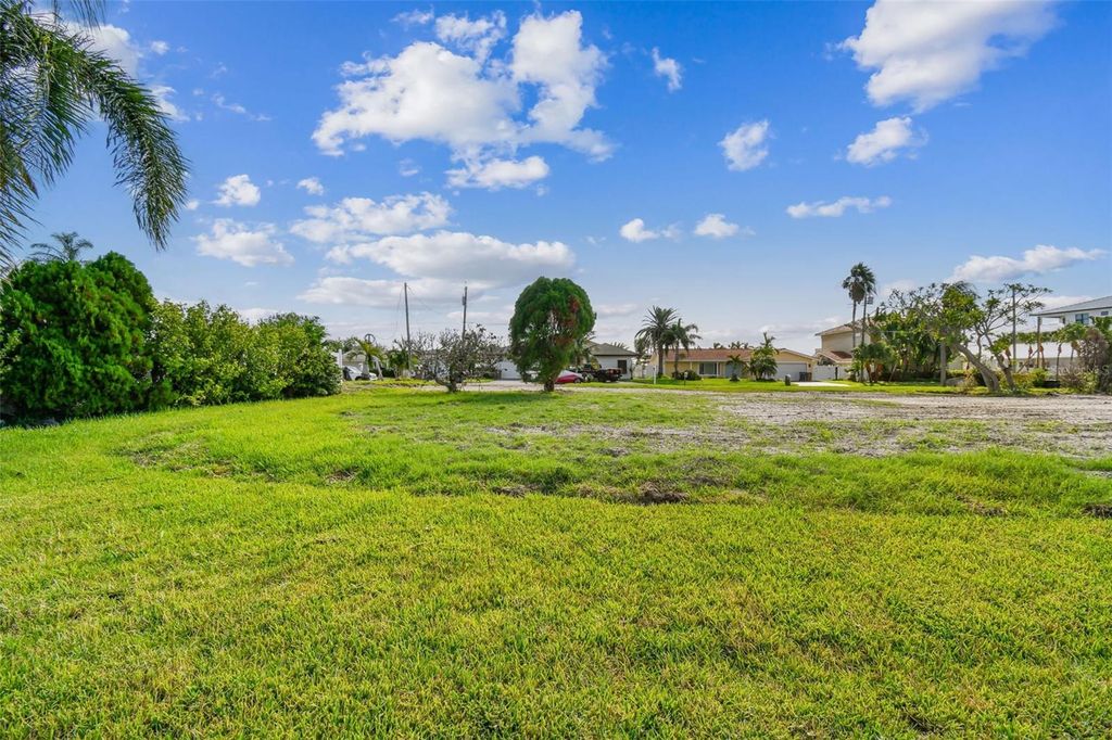 Image 36 of property listing at 570 JOHNS PASS AVENUE, Madeira Beach, FL 33708