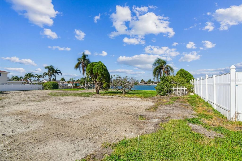 Image 39 of property listing at 570 JOHNS PASS AVENUE, Madeira Beach, FL 33708