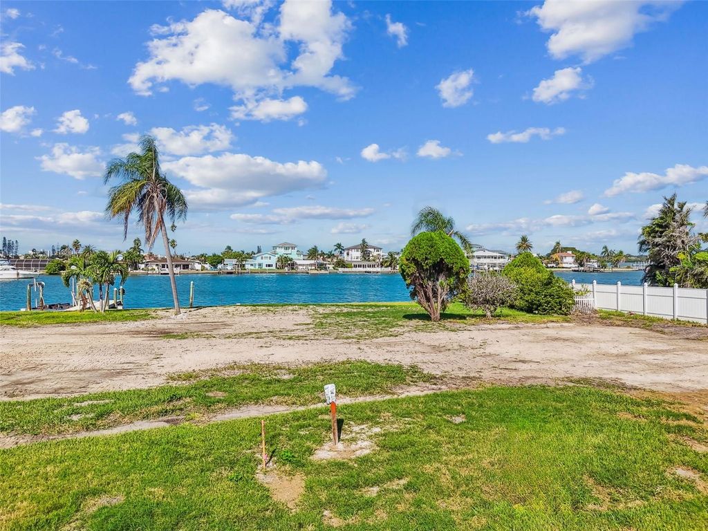 Image 5 of property listing at 570 JOHNS PASS AVENUE, Madeira Beach, FL 33708