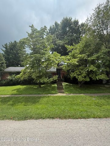 8135 Rochelle Rd, Louisville, KY 40228