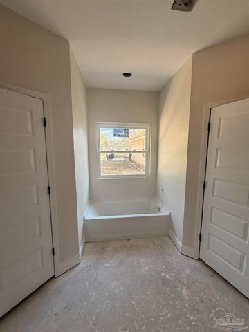 6094 Ashton Woods Cir, Milton, FL 32570