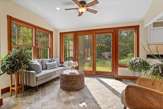 7 Amble Rd, Chelmsford, MA 01824