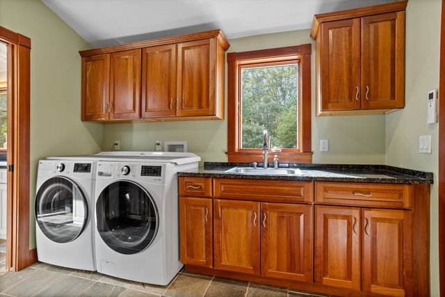 7 Amble Rd, Chelmsford, MA 01824