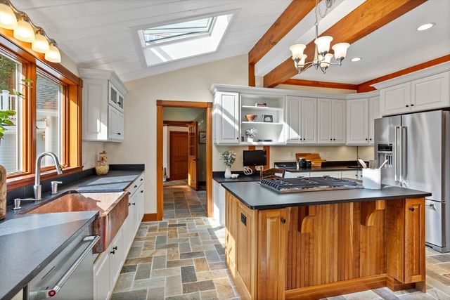 7 Amble Rd, Chelmsford, MA 01824