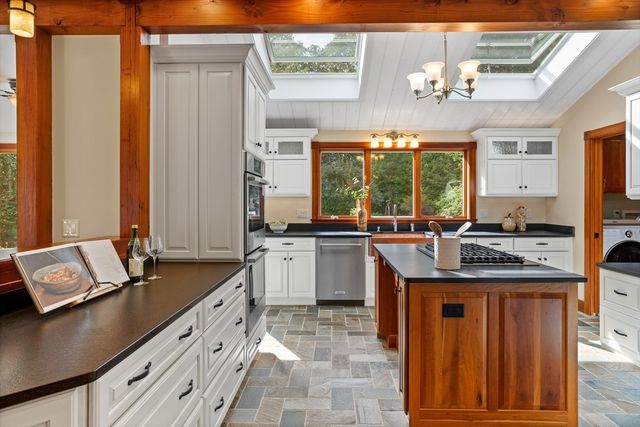 7 Amble Rd, Chelmsford, MA 01824