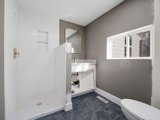 1139 W Lynn Street, Springfield, MO 65802