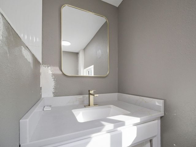 1139 W Lynn Street, Springfield, MO 65802