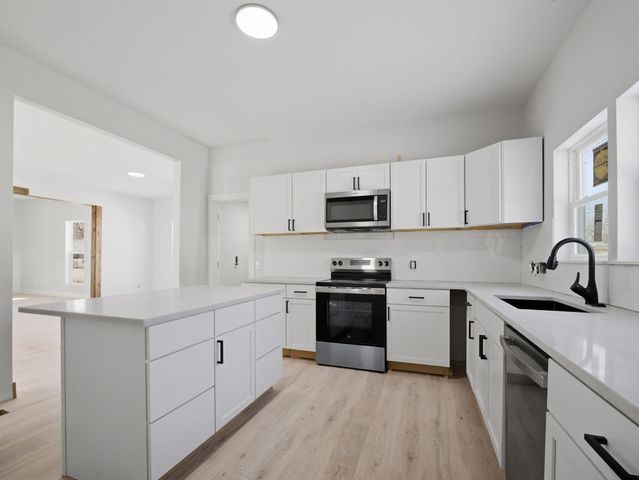 1139 W Lynn Street, Springfield, MO 65802