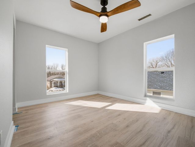 1139 W Lynn Street, Springfield, MO 65802