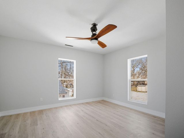 1139 W Lynn Street, Springfield, MO 65802