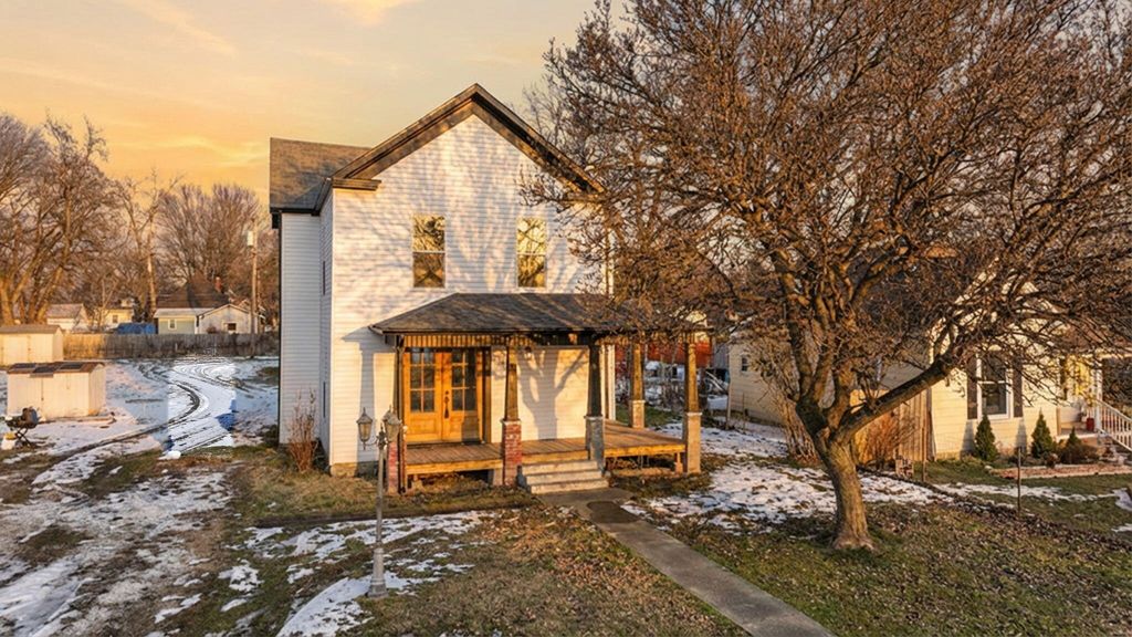 1139 W Lynn Street, Springfield, MO 65802