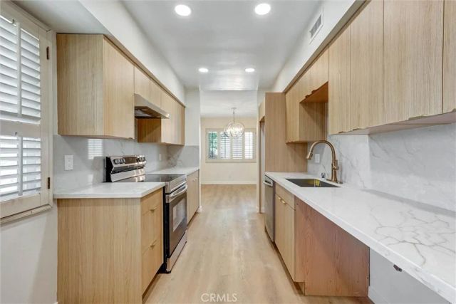 4915 Tyrone 325, Sherman Oaks, CA 91423