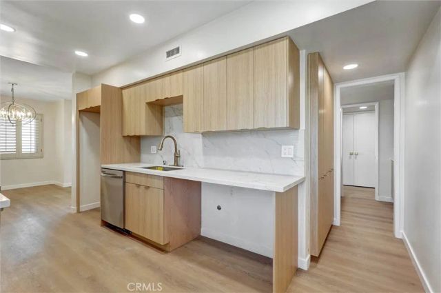 4915 Tyrone 325, Sherman Oaks, CA 91423