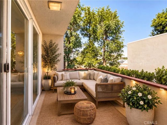 4915 Tyrone 325, Sherman Oaks, CA 91423