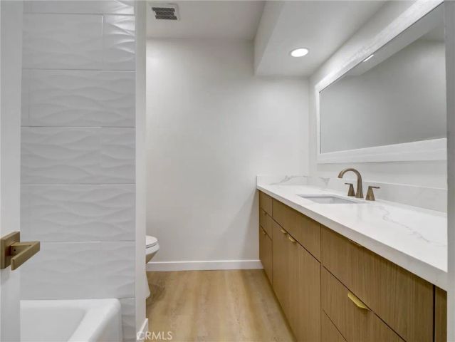 4915 Tyrone 325, Sherman Oaks, CA 91423