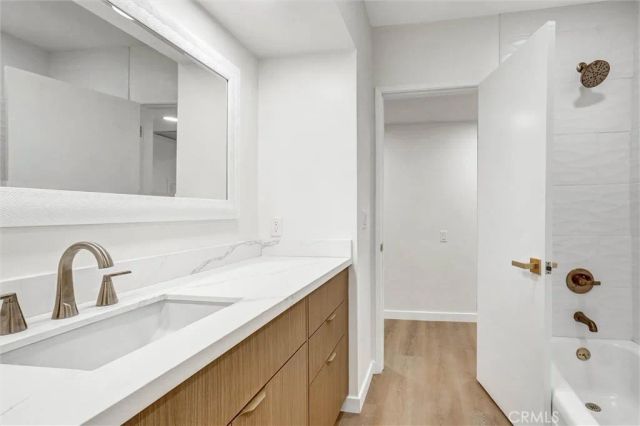 4915 Tyrone 325, Sherman Oaks, CA 91423