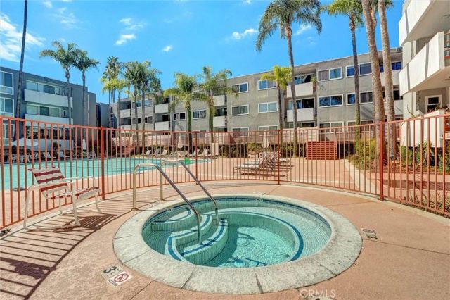 4915 Tyrone 325, Sherman Oaks, CA 91423