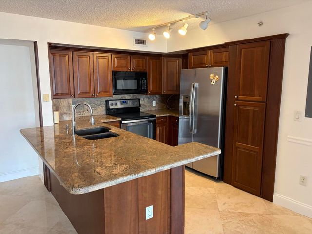 1801 N FLAGLER Drive 821, West Palm Beach, FL 33407
