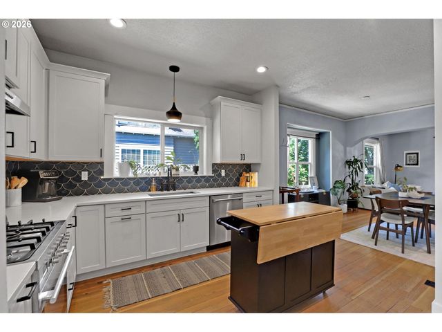 2022 N ALBERTA St, Portland, OR 97217