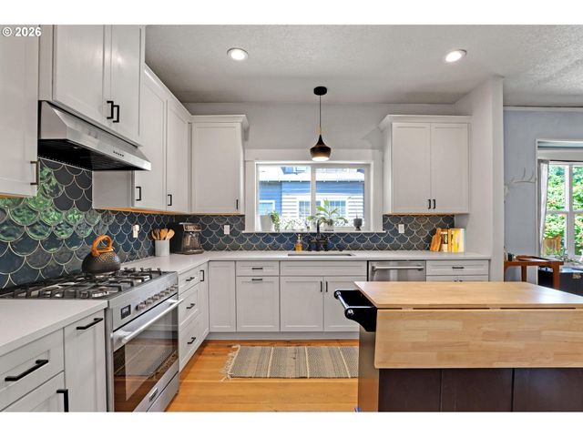 2022 N ALBERTA St, Portland, OR 97217