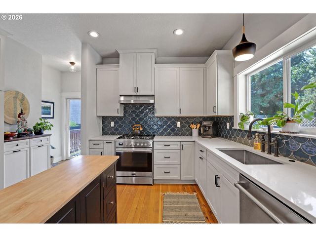 2022 N ALBERTA St, Portland, OR 97217